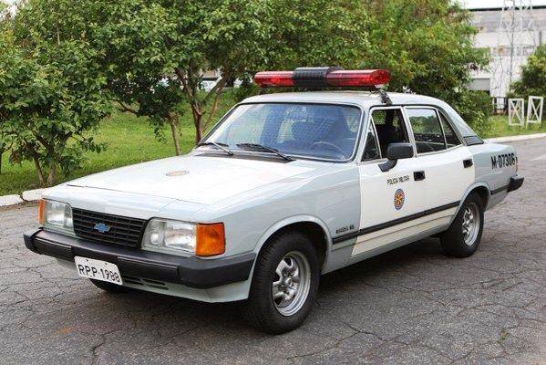 Nos anos 1980 e 1990 o Opala tinha sua versão de frota, usada na policia. Quem lembra dessa?