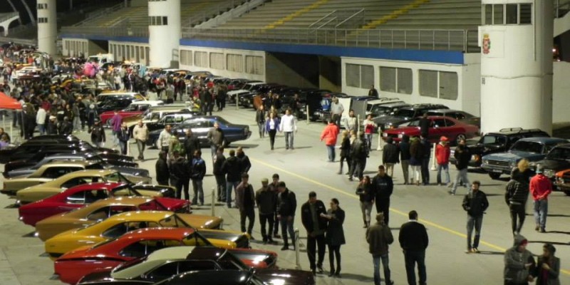 Corrida Maluca reúne carros antigos para rodar de madrugada em SP! Leve seu  Opala ou Caravan!